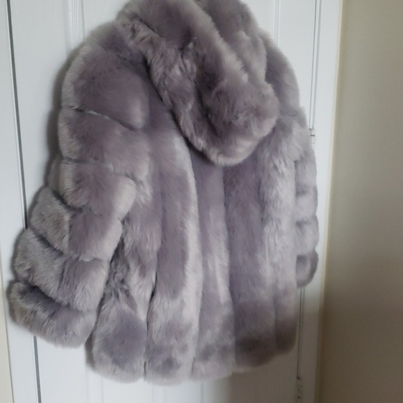 Faux fur short coat - Picture 2 of 7